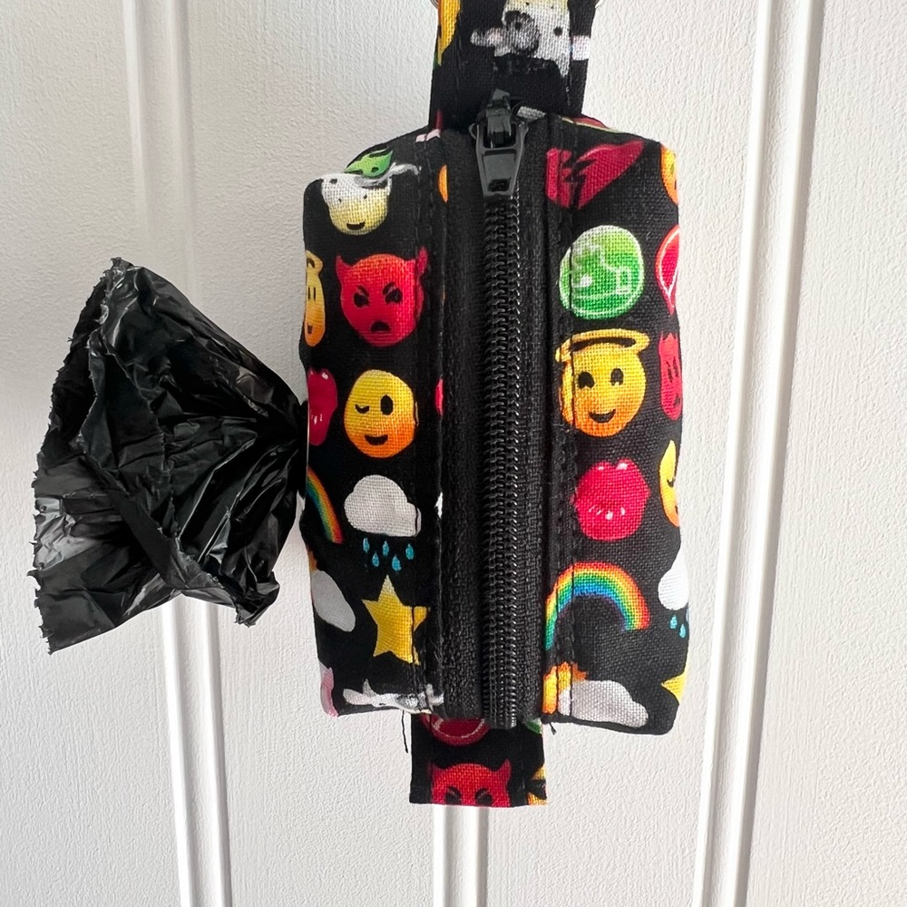 EMOJIS PRINT DOG POOP BAG HOLDER - hand crafted
